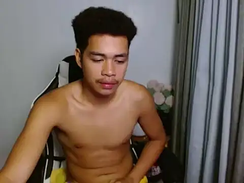 curlyasian_njxx webcam