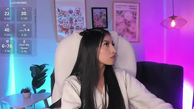 Tiffany_Low webcam