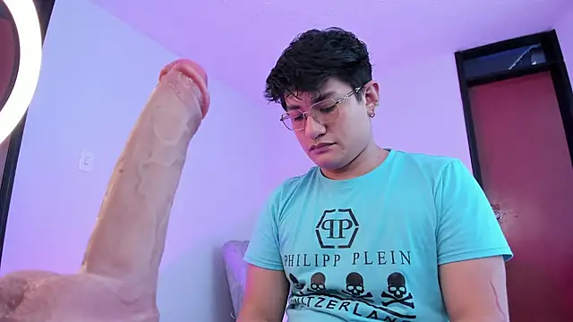 Theo_Rowan webcam