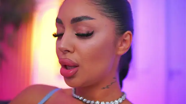 LatinaMorene dirty talk oral show