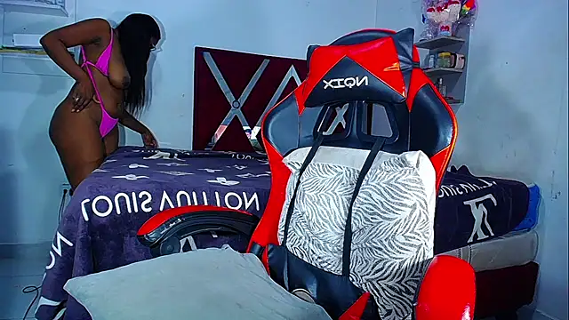 DanisaBrown webcam