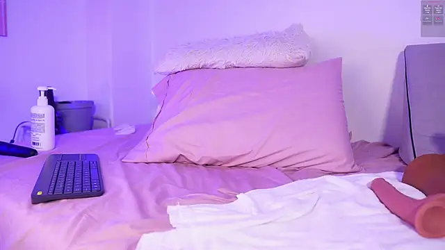 YourMandy webcam