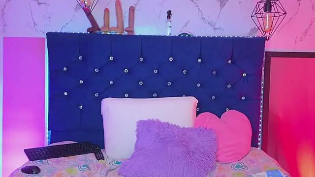 Dakotaa_Johnson webcam