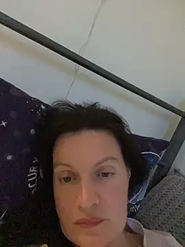 LoveNBloom webcam