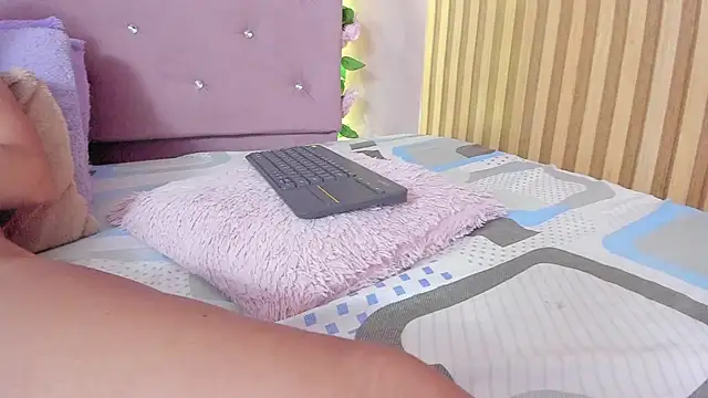 lovely__kiss__ webcam