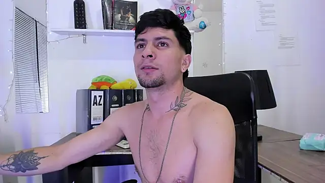 StefanoBigCock webcam
