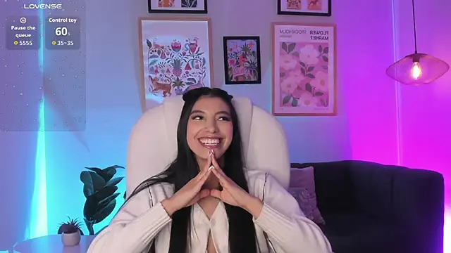 Tiffany_Low webcam