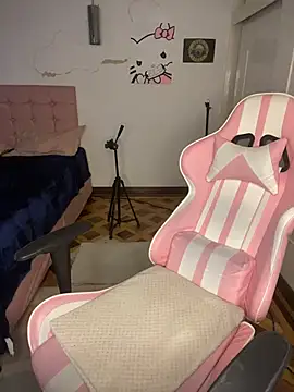 PrettyAmber webcam