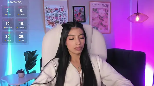 Tiffany_Low webcam