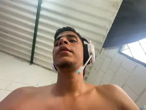 Max_TheHorseDick live cam