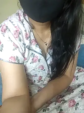 Sravvi499 webcam
