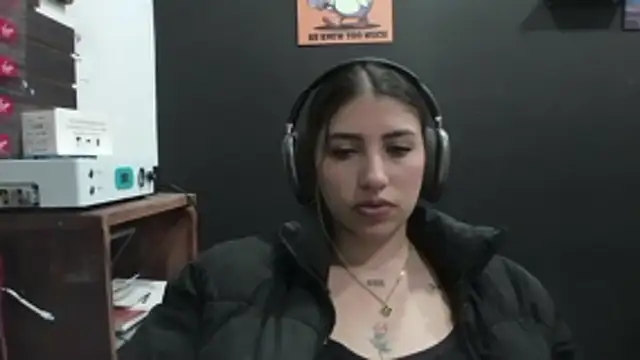 AliceTeenager dirty talk cam girl