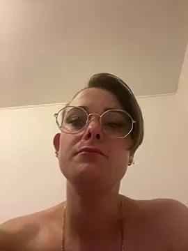 Quenn667 webcam