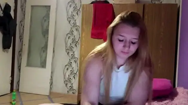 RaeannRoewe webcam