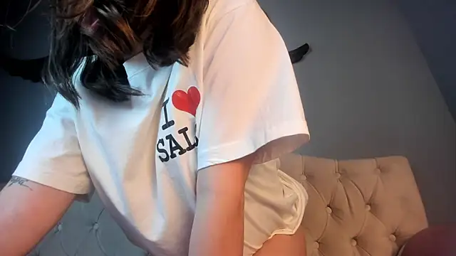 HeidiLune webcam