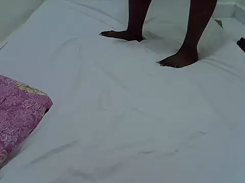 Queen-Alicia webcam