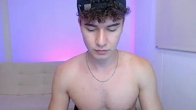 adrian_morelly live cam