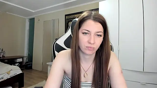 EmiLovsi webcam