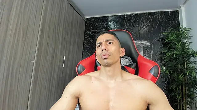 Erik_castle webcam