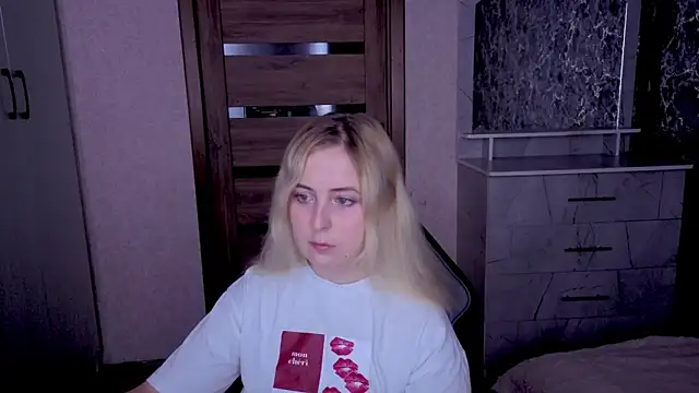 Kristy-Max webcam