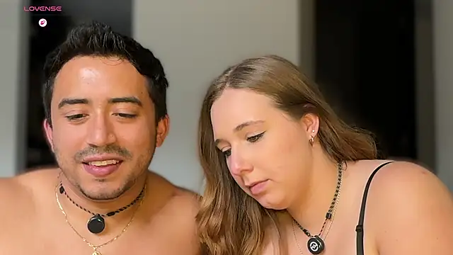 Sofii_n_Diego webcam