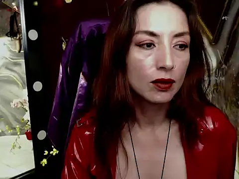 Queenscarlettsecret webcam