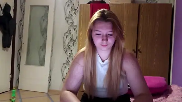 RaeannRoewe webcam