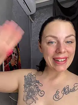 Lola_Hale webcam