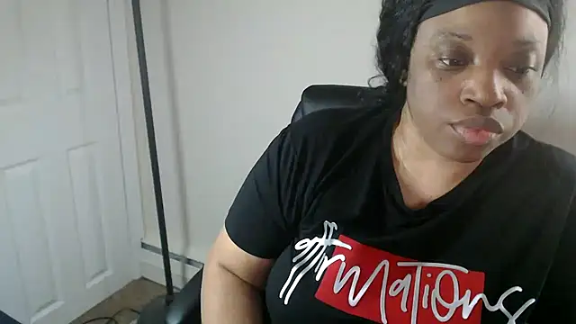 Sexymona1218 webcam