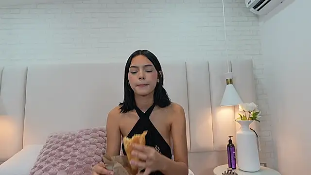 nina_gb webcam