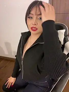 KateVailXO webcam