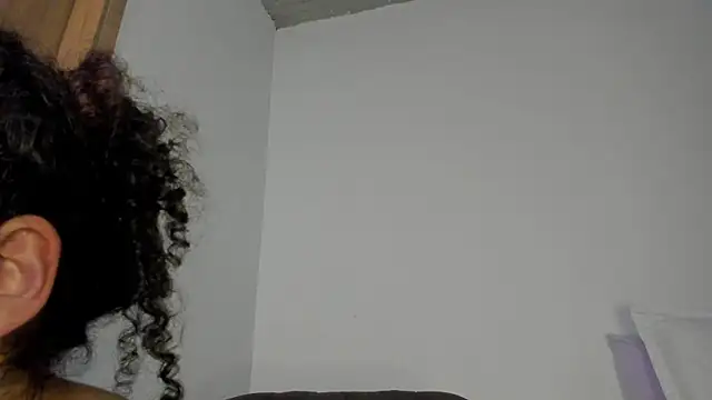 miarouseex - MiaRouseex's free webcam - UK Sex Cams