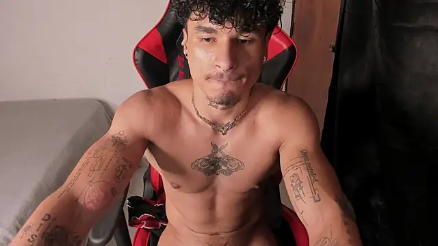 thomas_fit1 - Thomas_Fit1's free webcam - UK Sex Cams