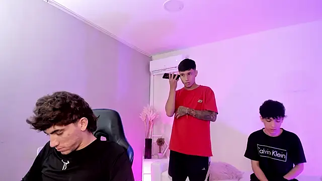 Handsomeboyss19 webcam