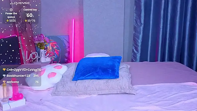 BlondieSummer webcam