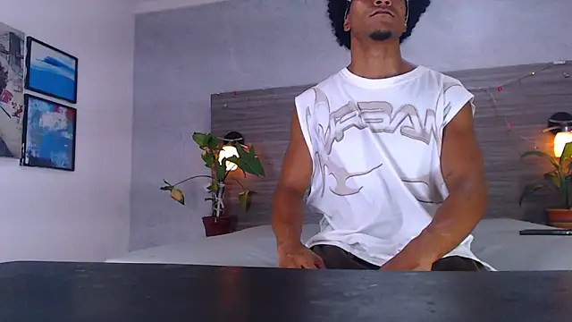 Dilan_Hall webcam