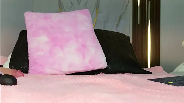 mia_099 webcam