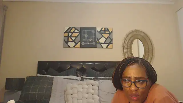 Creamyass22 webcam