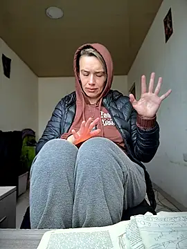 MARILYNMADELENAKOVANOVA webcam