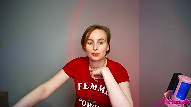KinkyMissCherry webcam