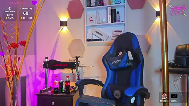 _taylor_black webcam