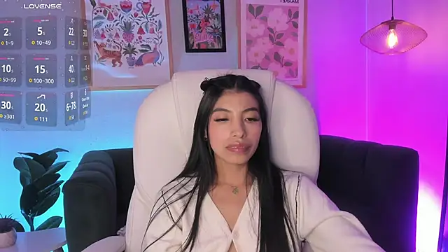 Tiffany_Low webcam