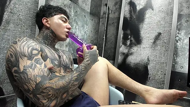 gury_tattoo - Gury_tattoo's free webcam - UK Sex Cams