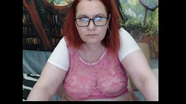 PlayfullMature webcam