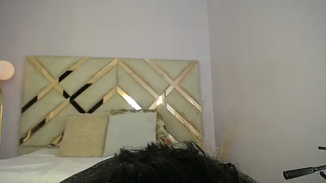 Maiacharris_ webcam