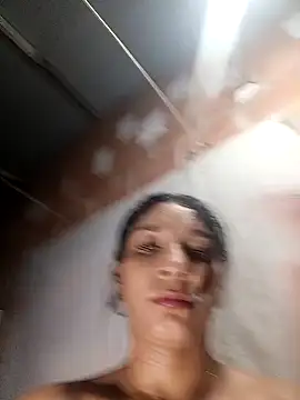 chikivivi twerk and squirt cam show
