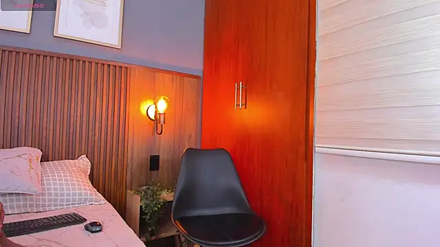 Krikrii_Milady webcam