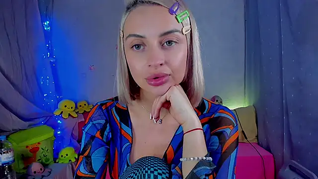 YourLizzyDoll webcam