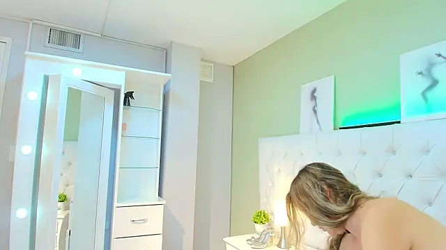 Lindacarterr_ webcam