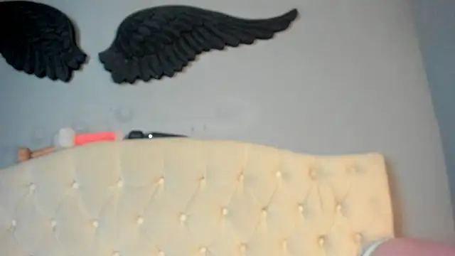 HeidiLune webcam